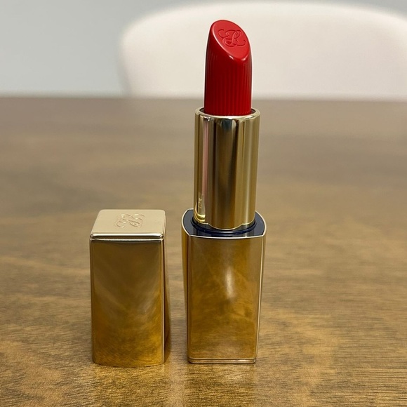 ESTEE LAUDER PURE COLOR LIPSTICK 608 UNCONTROLLABLE Travel (0368) - Picture 1 of 5